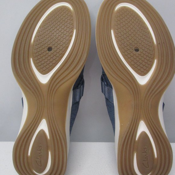 NEW! Clarks Light Blue Cloudstepper Slip On Sneakers - Size 7 - Picture 9 of 10